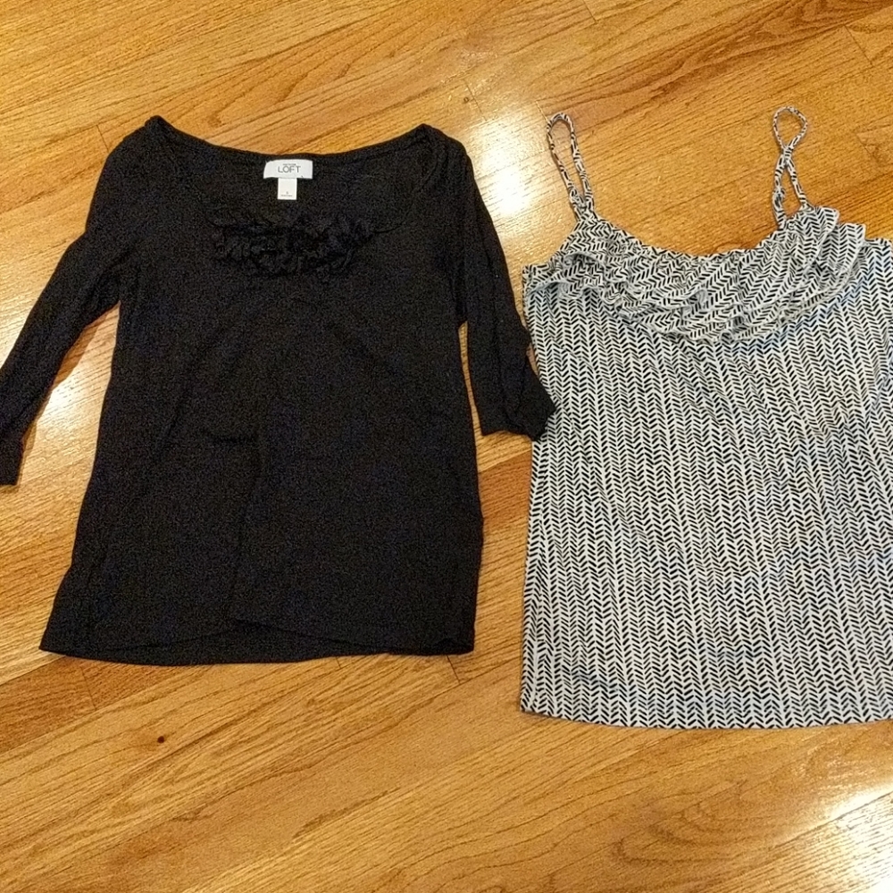 🐾 2 Loft Ruffle Tops